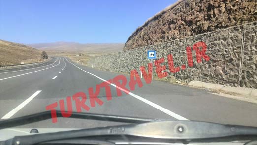نشانه چشمه در جاده‌های ترکیه