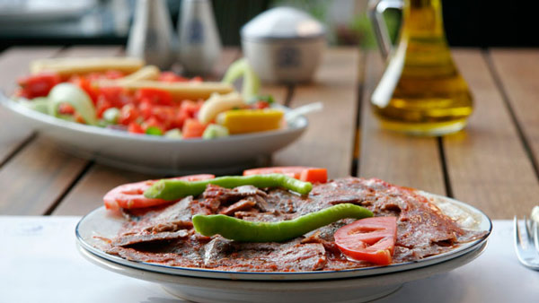 اسکندر کباب (İskender kebap) ،شناخته شده ترین غذای ترکیه
